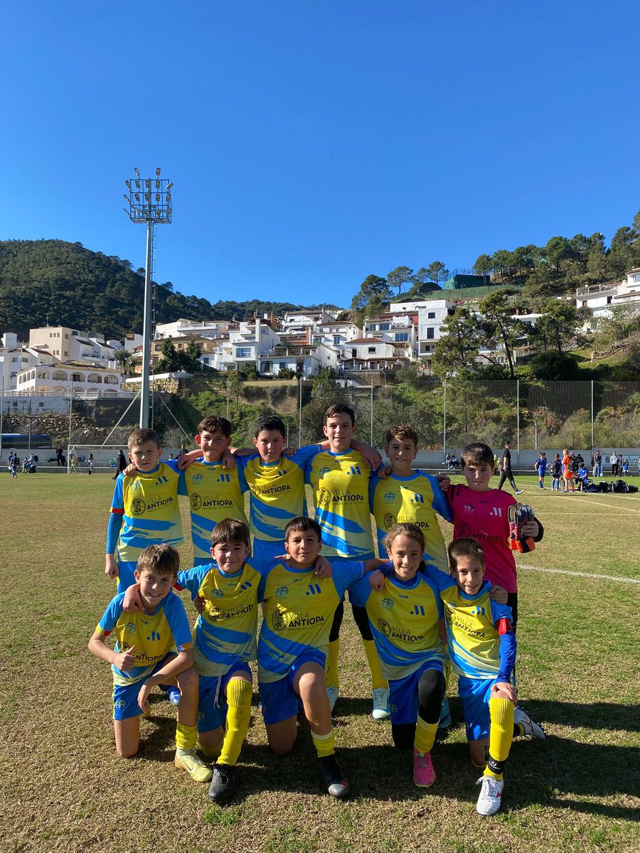 Escuela Fútbol Rincon tweet media