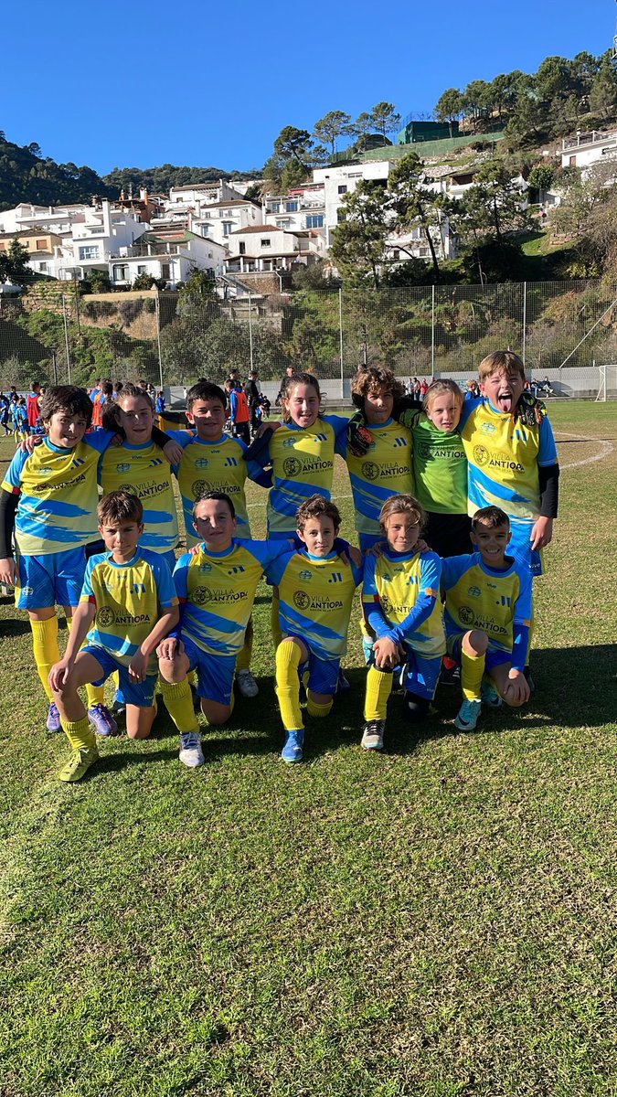Escuela Fútbol Rincon tweet media