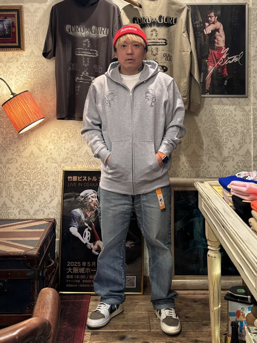 タオルとTシャツを同時にお買い上げの方にステッカー1枚プレゼント