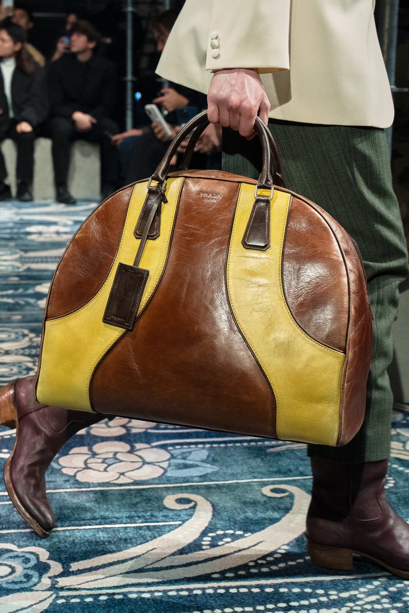 boymolish's tweet photo. These Prada bags😮‍💨 https://t.co/JsTlSNik4y