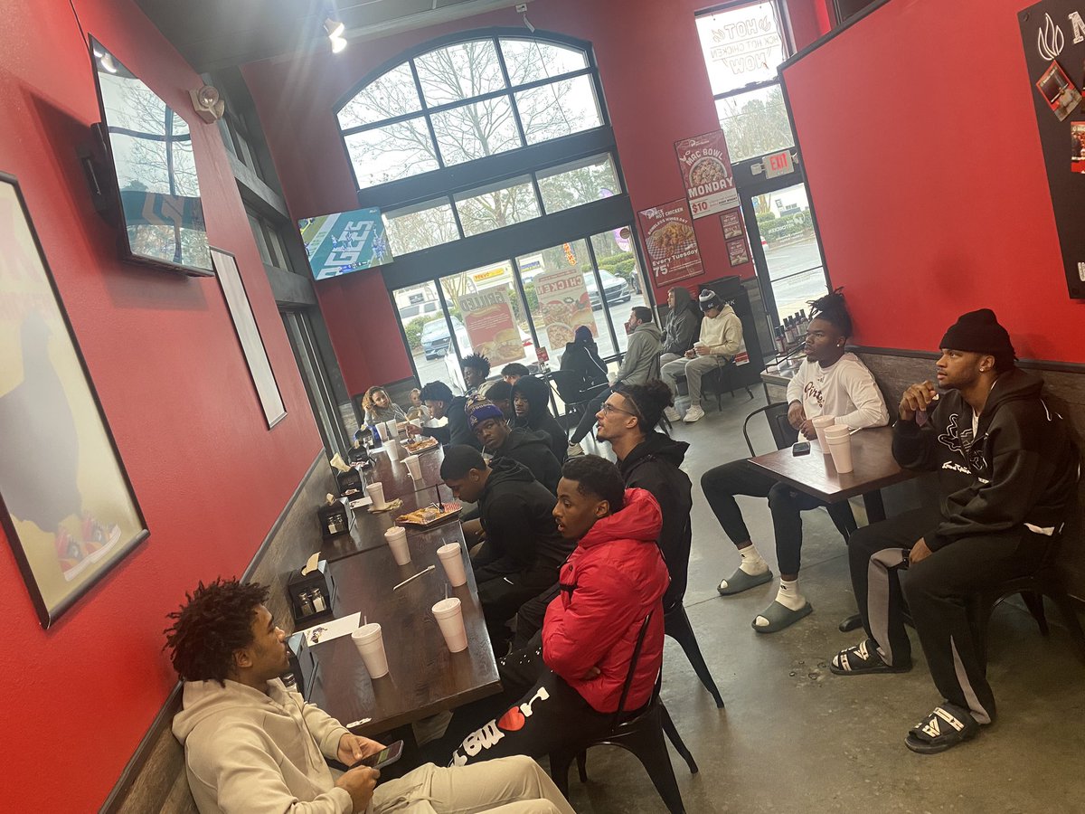 ALWAYS LOVE GOOD EATS &amp; SOME💎 FELLOWSHIP ON A FOOTBALL SUNDAY!!!

#PIRATES🏴‍☠️    |   ‼️⚔️THE💎WAY⚔️‼️