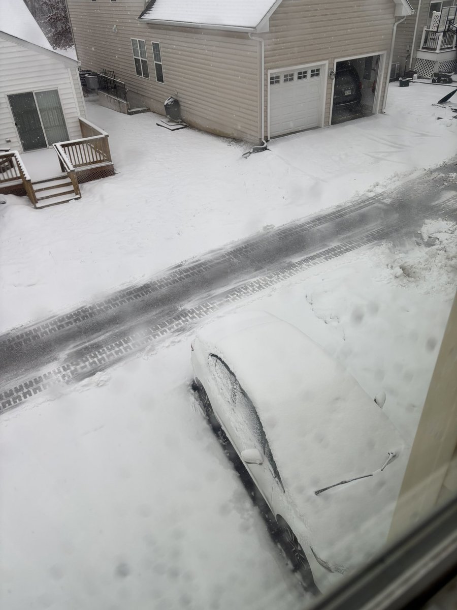 thedcregulator's tweet image. It continues .... #RoundHill #SnowStorm3 @capitalweather @TuckerFox5