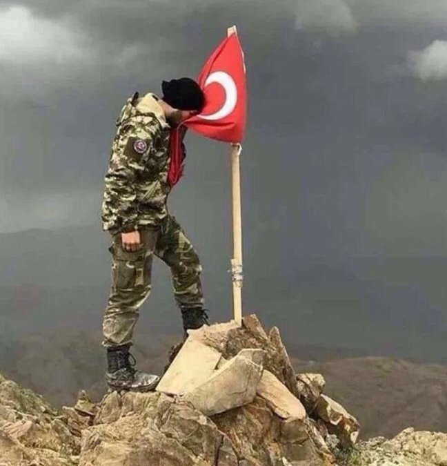 #UzmanÇavuş lar sıvasız evlerden çıktı Kızıl Elmaya yürüdüler...İlayı kelimetullah uğrunda geri dönmediler.... Kadro hakkıdır teslim edin...
<a href="/alitilkici38/">Ali Tilkici 🇹🇷</a>