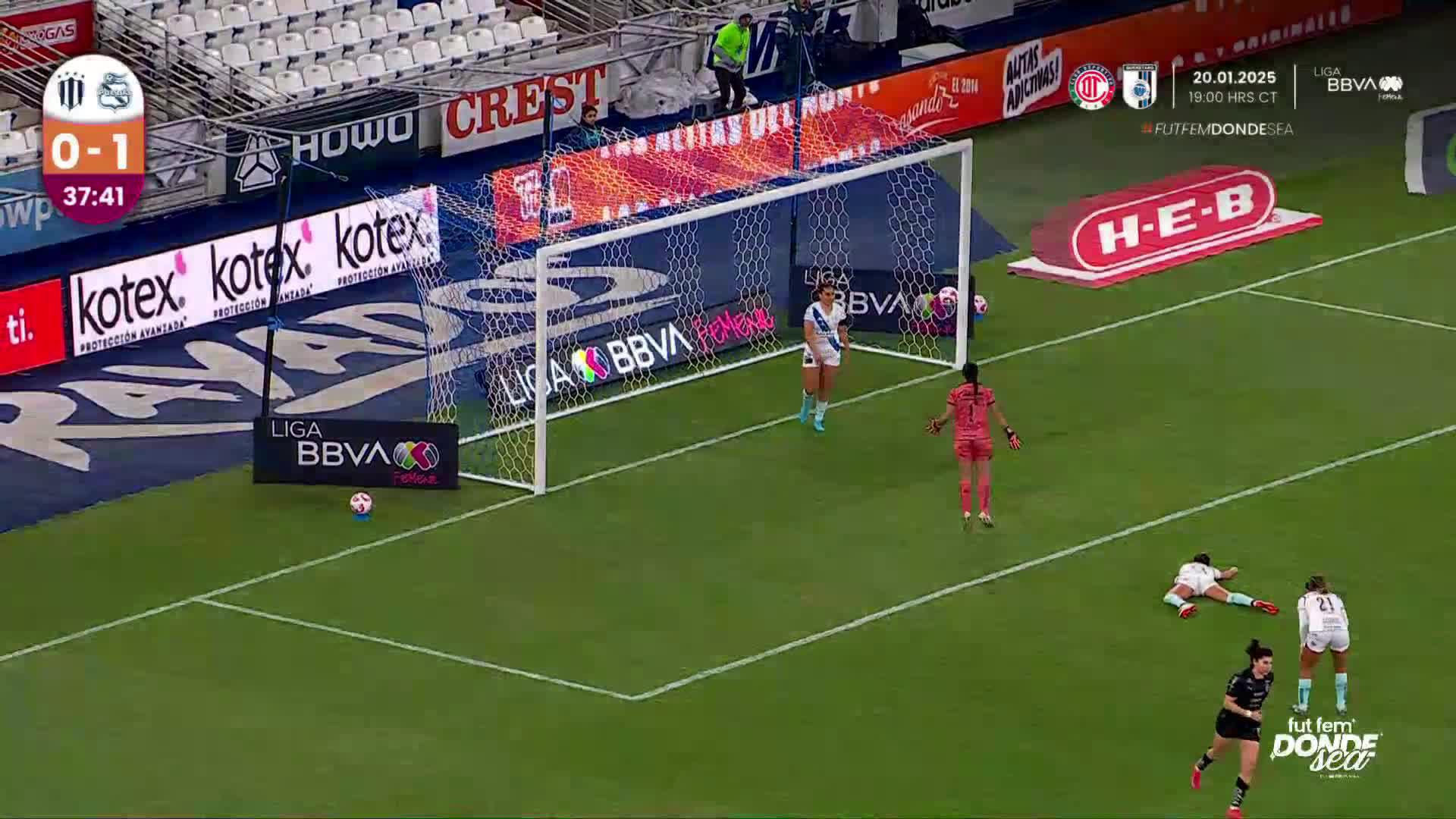 ¡Goooool! 🤠Lo anotó @LuciaGarcia17, lo empató @Rayadas. 🔥#FutFemDondeSea I #SomosDesafiantes ⚡️