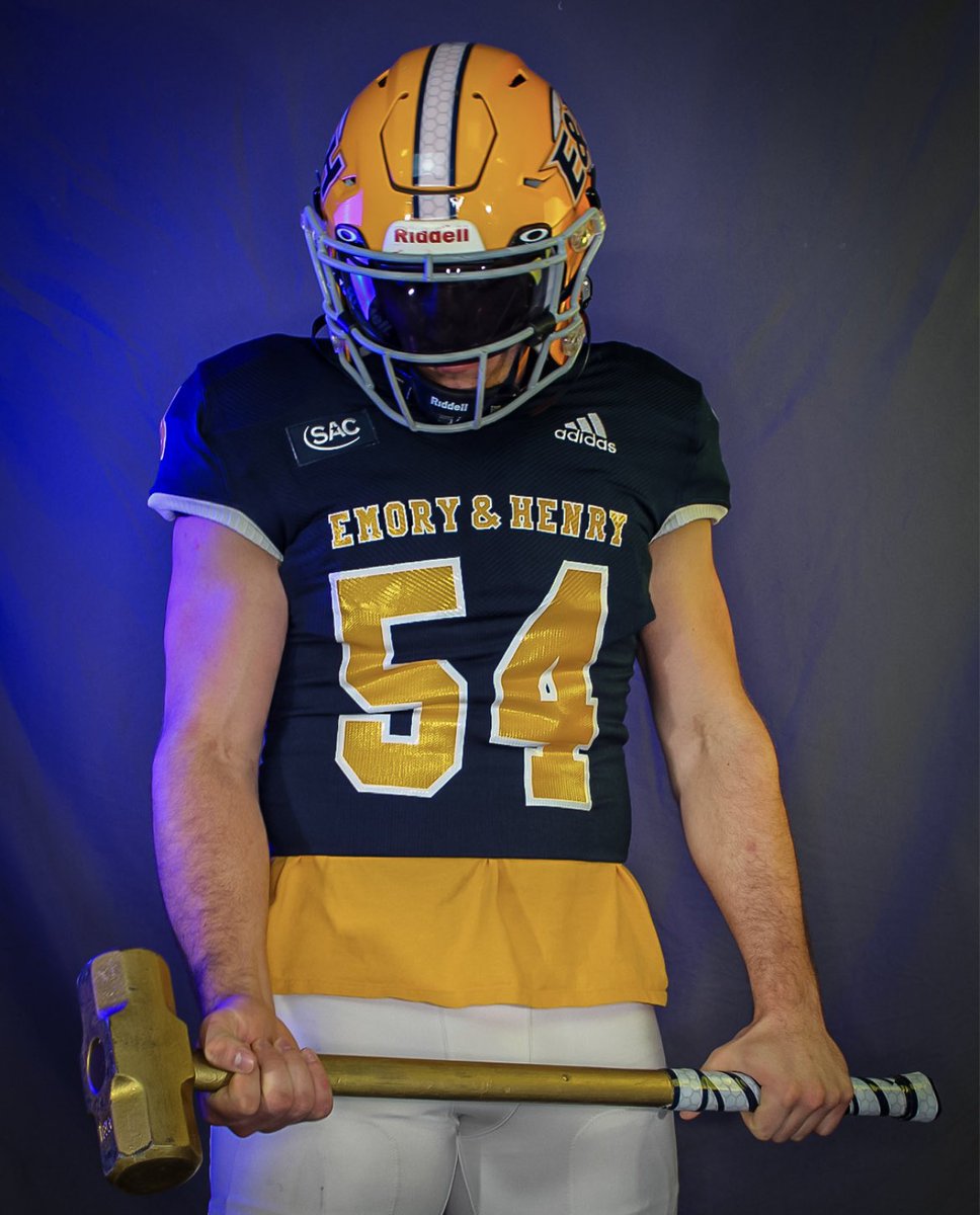 #AGTG After a great visit today, I am blessed to receive my 10th offer from <a href="/EmoryHenry_FB/">E&H Football</a>!!
<a href="/CoachWalters_/">Mitchell Walters</a> 
<a href="/CoachQHunter/">Quintin Hunter</a> 
<a href="/CoachDWoodson/">Coach Woodson</a> 
<a href="/CoachHarless55/">Coach Harless</a> 
<a href="/Coach_Meeks17/">Jonathan Meeks</a>