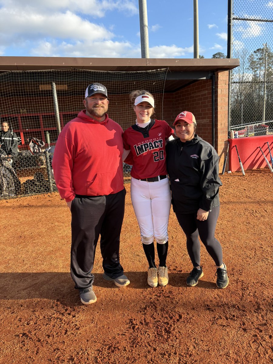 A chilly day <a href="/newberrysb/">Newberry College SB</a> but so much fun! Thank you Coach Smith and Coach <a href="/kylieshay98/">Kylie Shay</a> for having me today. I learned so much from the coaches and the players!