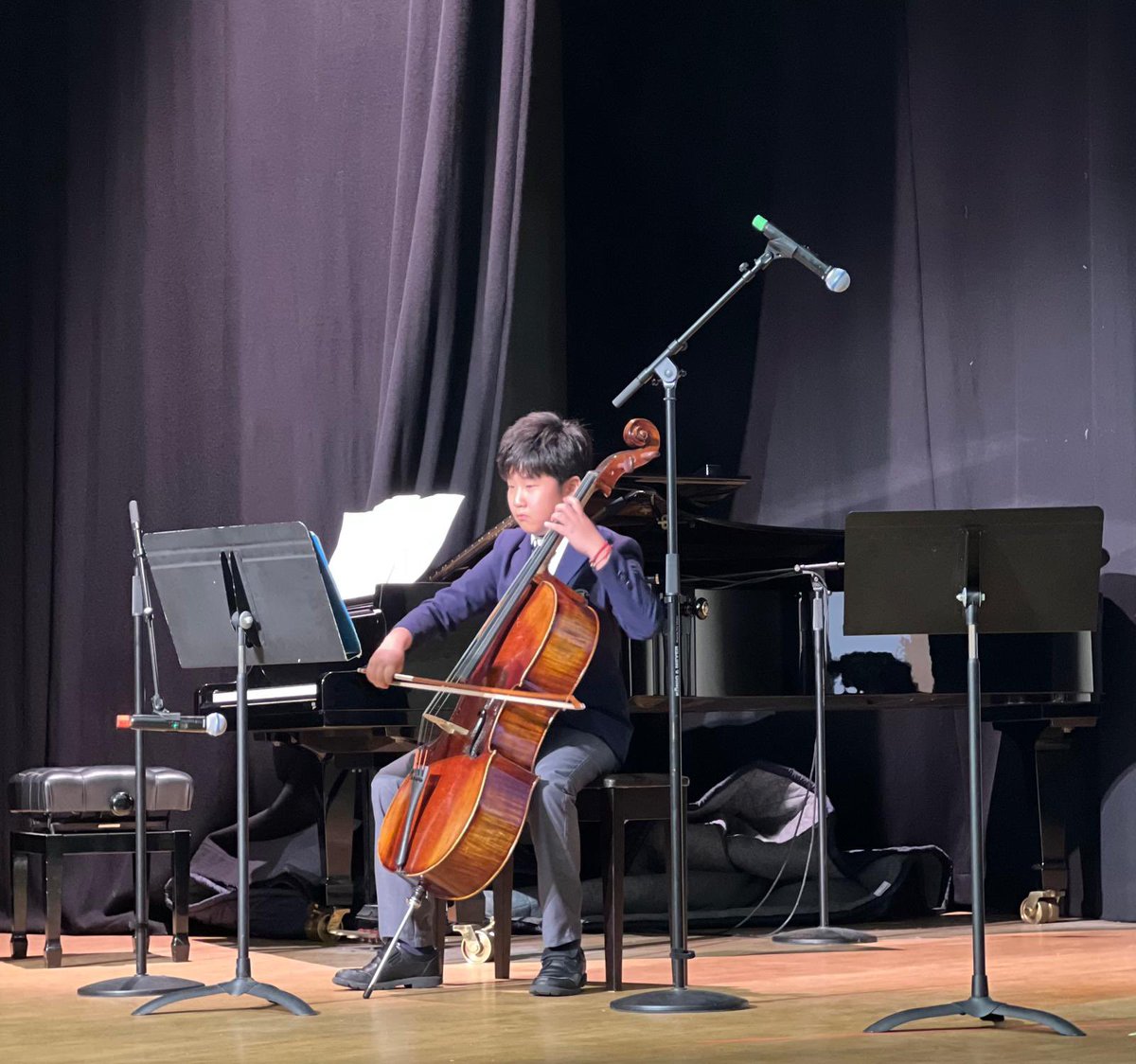 HarrowHK Lyon (@hhkslyon) on Twitter photo The Upper School was serenaded by Munger at this morning’s assembly. Very proud of our #lyonlegend! <a href="/HarrowHKMusic/">HarrowHK Music</a> <a href="/Harrow_HK/">Harrow International School Hong Kong</a> <a href="/HHKSPastoral/">Harrow HK Pastoral</a> The Upper School was serenaded by Munger at this morning’s assembly. Very proud of our #lyonlegend! <a href="/HarrowHKMusic/">HarrowHK Music</a> <a href="/Harrow_HK/">Harrow International School Hong Kong</a> <a href="/HHKSPastoral/">Harrow HK Pastoral</a>