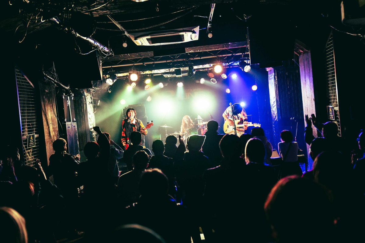 298band's tweet photo. 【❤️‍🔥本日ラストライブ❤️‍🔥】

2025.1.20(月) @ LIVE SQUARE 2nd LINE

ニィキュッパpre.
「ハッピィエンド」

⏰開場17:30 / 開演18:00
🎟前売¥2,500 / 学生¥1,000(+1D¥600)

-act-
🌟UK OSTRICH(O.A)
🌟Chimothy→
🌟yummy'g
🌟ヒグラシ
🌟フィラメント

ギリギリまでお取り置き受け付けてます💌 https://t.co/UobhbWM5lo
