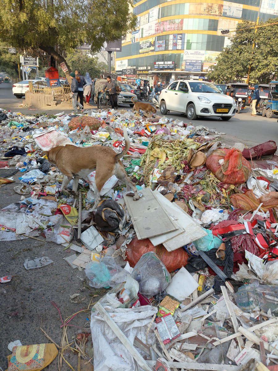 mohanlalit78's tweet photo. @myogioffice @gdagzb @PMOIndia Pathetic condition of Indrapuram, Ghaziabad. This is Kala Patthar Road. Is this Swatch Bharat? https://t.co/KdsBcUbcxd