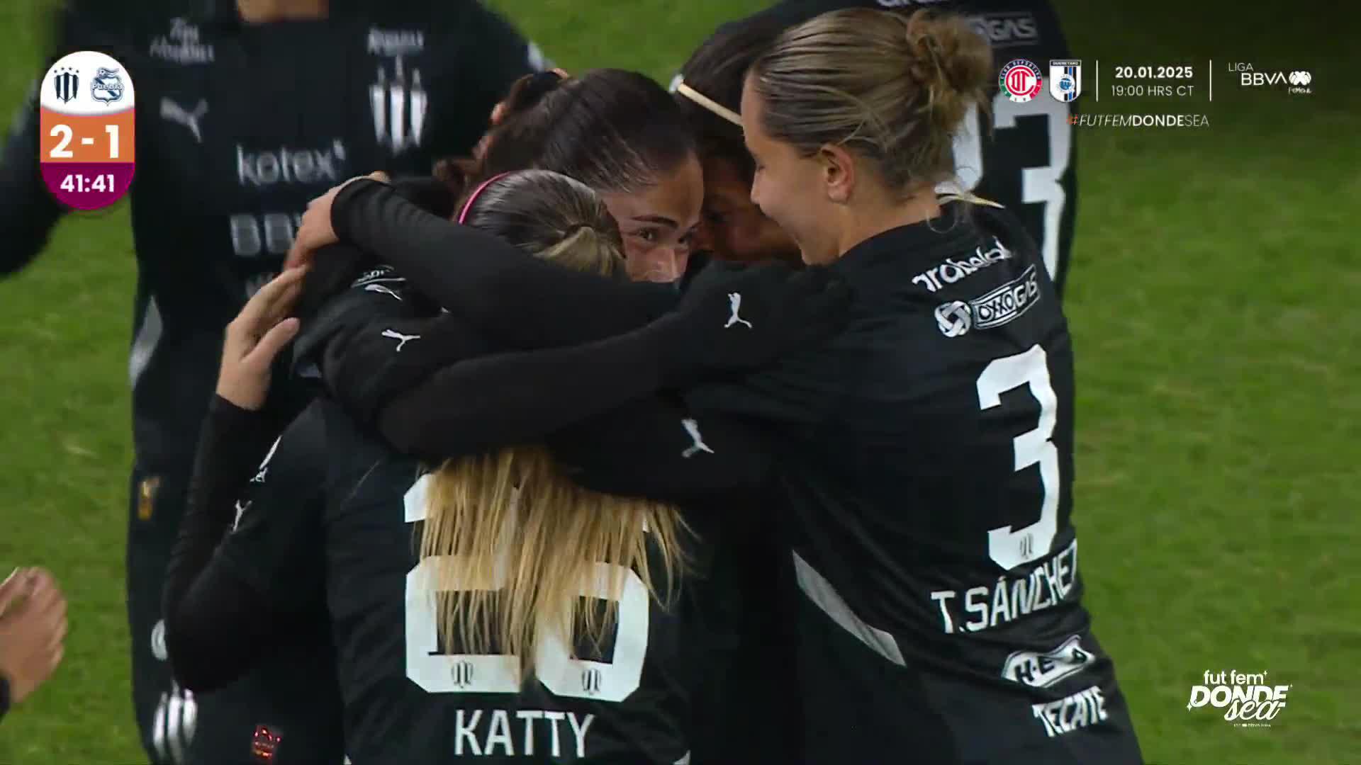 No decimos gol, decimos... ¡G O L A Z O O O O O de @Rayadas! 🔥Lo que hiciste, @FtimaServn2. #FutFemDondeSea I #SomosDesafiantes ⚡️