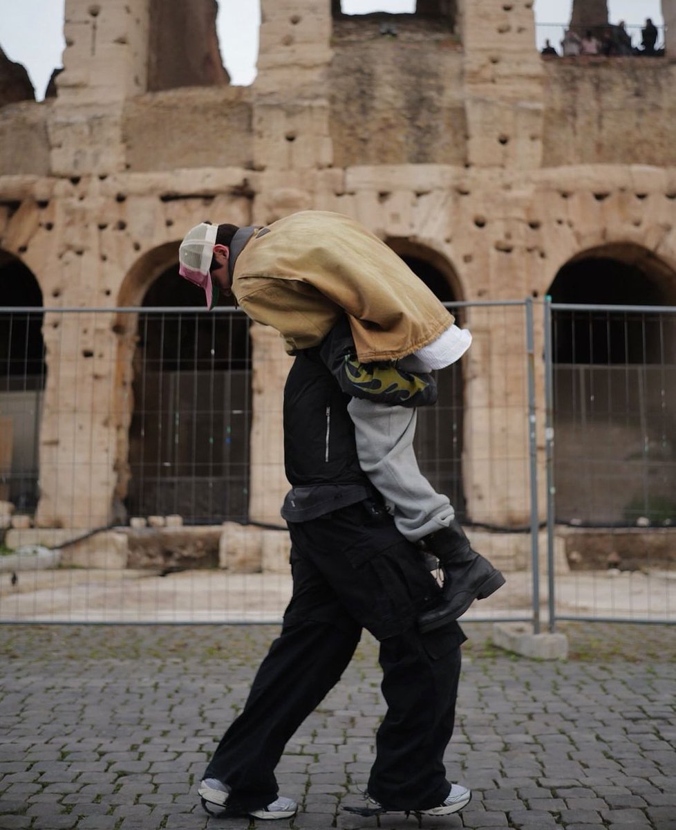 offgunnized's tweet image. happy birthday lang kasi bat kailangan manlamang HAY