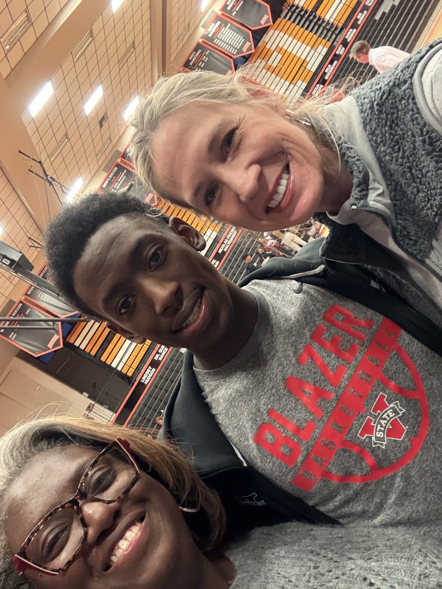 One of the neatest things about basketball is the relationships that are formed. MJ and Paul Lanzi have played together since 5th grade. Great family and great friends: Proud of them both for being on the same college court today!