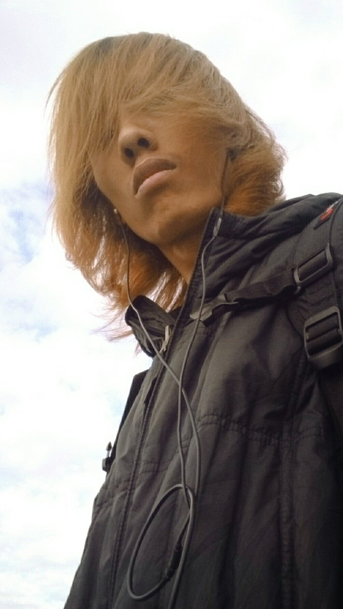 T9Zero's tweet photo. #นี่ฉันเคย..
เดินไปไหนมาไหนด้วยภาพลักษณ์เช่นนี้

#แค่รู้ก็พอ https://t.co/H7HdgOcnK9