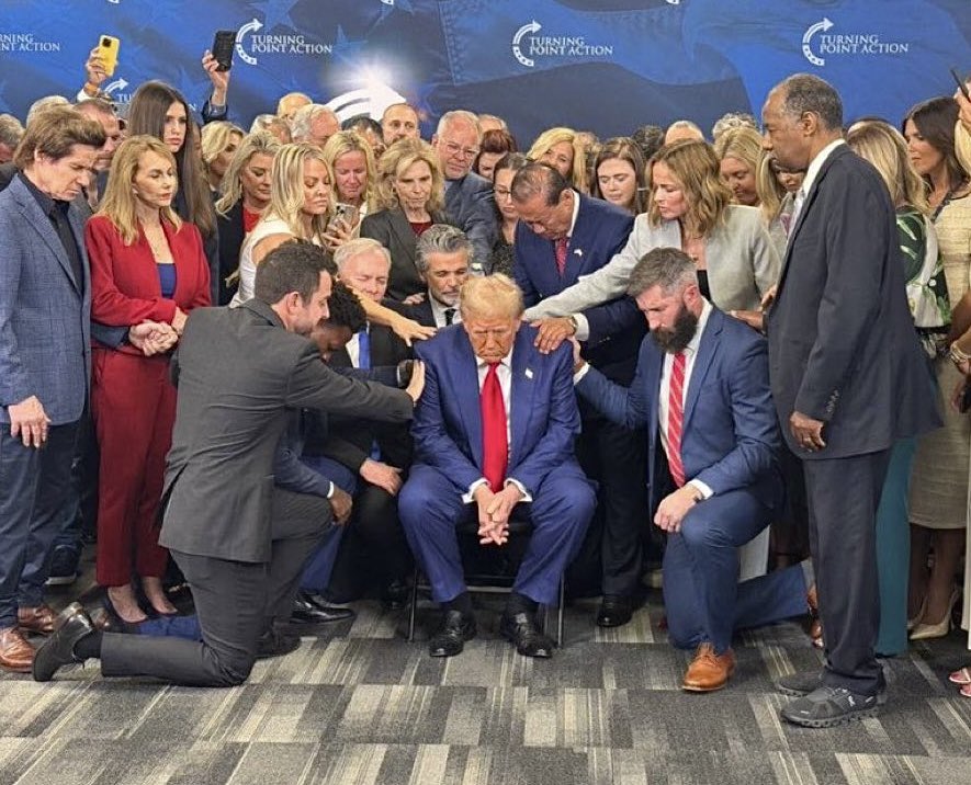 Everyone waiting for $TRUMP to pump again: