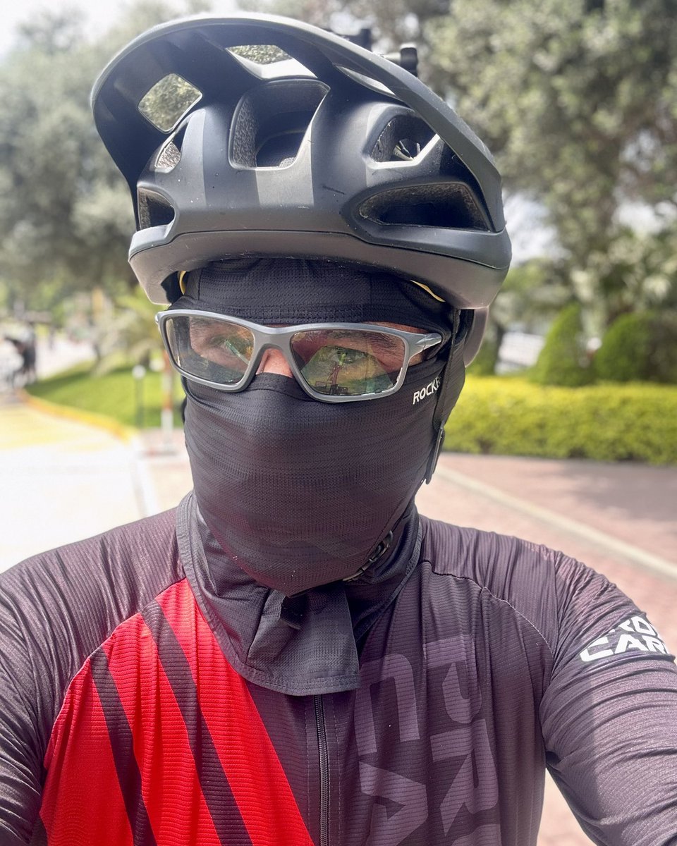 Una chiqui con algo de sol pero sin calor, luego de terminar de pasar unas fotos de ayer, uno 20k z2 caigan bien en la mañana hasta el penta!