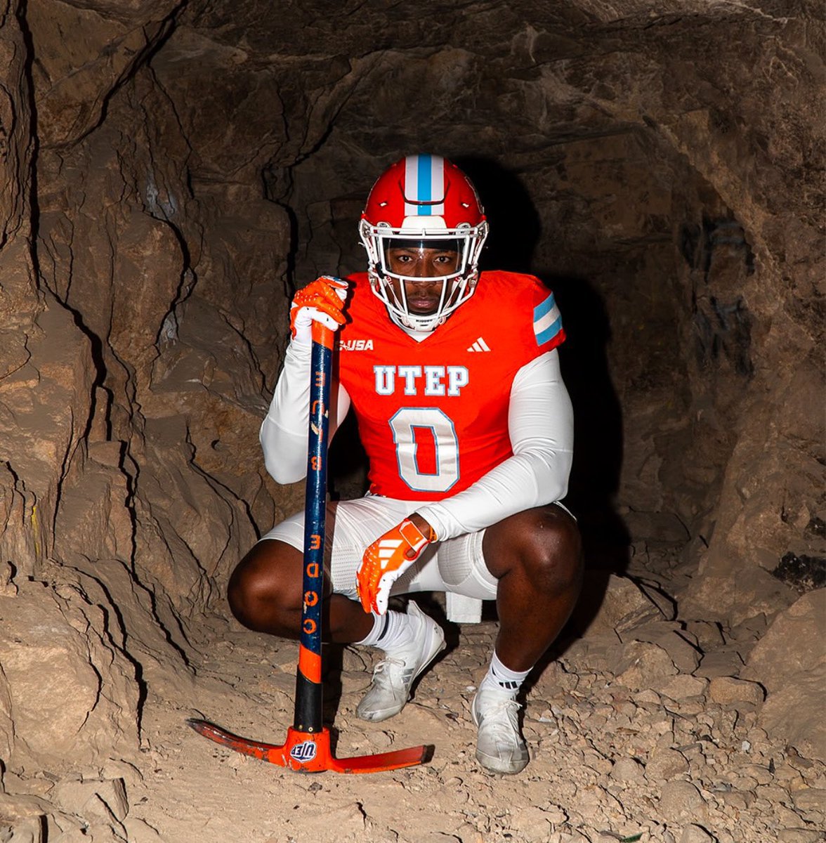 Jayden_Cupitt's tweet photo. After a great conversation with @CoachKSigler i am blessed to receive an offer from @UTEPFB #AGTG @CoachSWUTEP @CoachKade_Glenn @CoachjjClark @UTEPCoachCJones @CoachFoster23 @CoachHarris_LR @CoachKirkThor @CoachDavis_2 @CoachDRodrigo @CoachFranklin_ @Coach_GregDavis https://t.co/mBJpe9P2gm