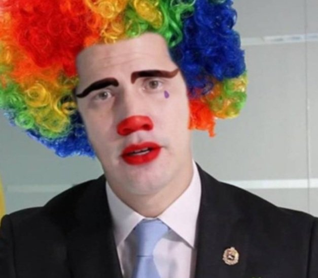 columanasbj's tweet image. #LogrosYVictoriaPorLaPaz @dcabellor @ConElMazoDando Atención hermanos y hermanas volvió Radio Rochela con nuevos actores: La Sayo Maria Corina Machado, el borracho Inmundo González Urrutia , Juanito Alimaña y un reparto de payasos no dejen de reirse de ellos, actúan bien jijiji🤭