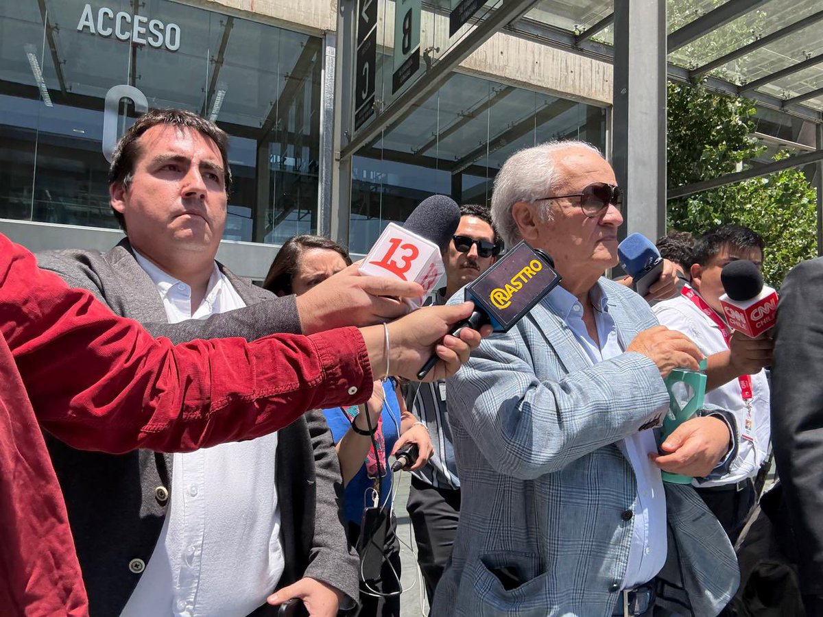 Rastrocom's tweet image. Este lunes se llevará a cabo una audiencia clave en los casos Audio y Factop, ahora unificados en una sola causa, donde 16 imputados comparecerán ante el Cuarto Juzgado de Garantía de Santiago para ser formalizados o reformalizados.