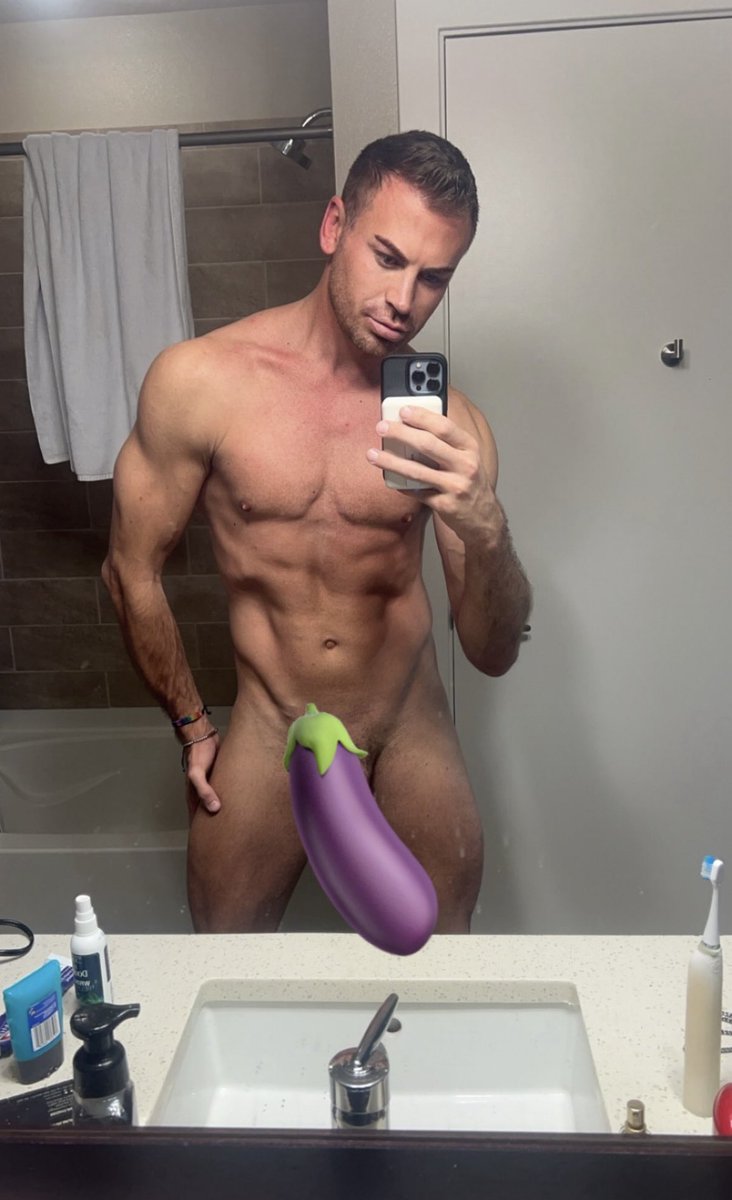 chrisjohn2021's tweet photo. @dreamxgemini Hi sexy boy!! Lemme play with it https://t.co/EXFuAdllZM