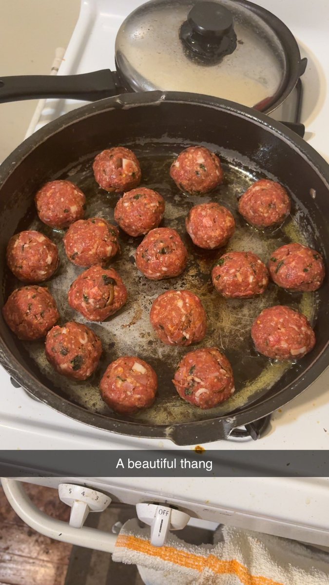 realwhitejamal's tweet photo. Made some banging meatballs today https://t.co/avfsx3Q5by