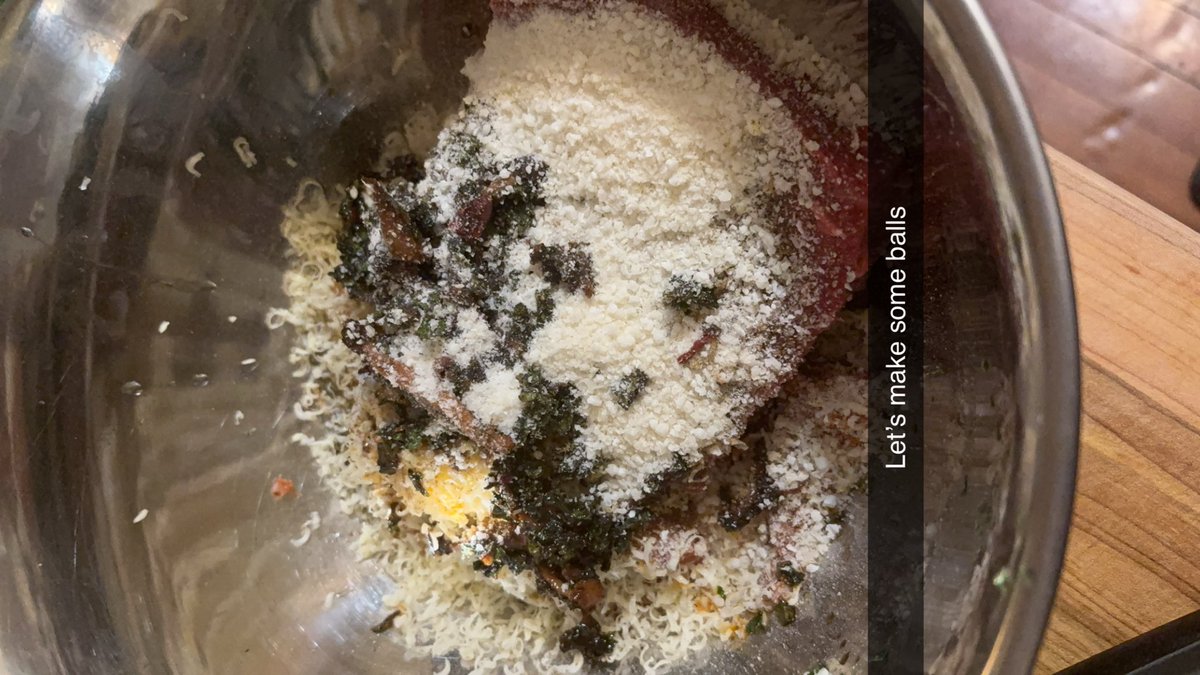 realwhitejamal's tweet photo. Made some banging meatballs today https://t.co/avfsx3Q5by