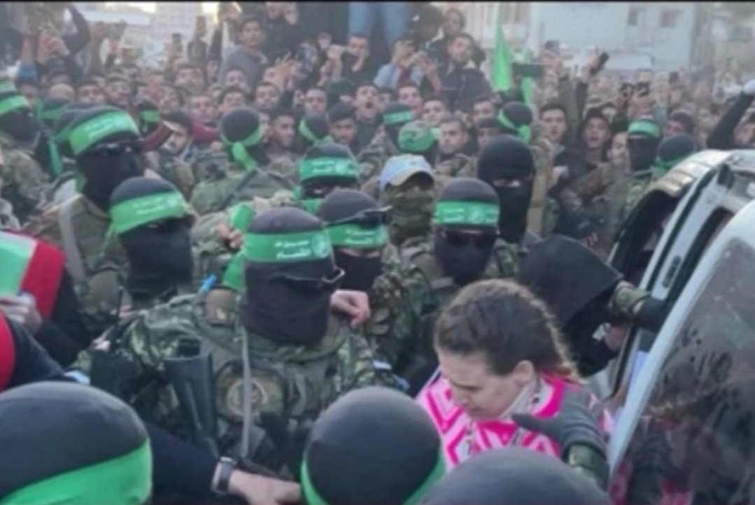 GSPerry1's tweet photo. @Heidi__Matthews Are you proud @Heidi__Matthews to be supporting these "people"? Somehow through the "genocide", these terrorists managed to retain their weapons &amp; terrorist garb. Imagine being the Israeli hostages released by these monsters. https://t.co/bpocYOx0MJ