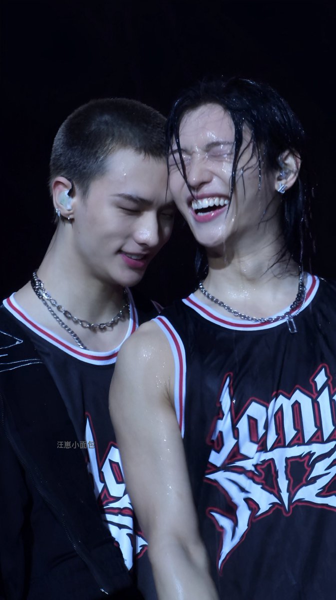 tap, hold and load in 4k hyunlix ver.