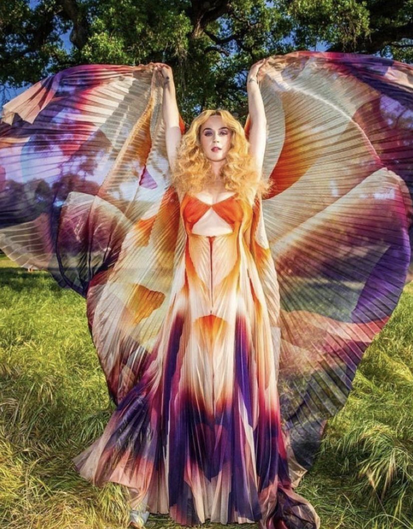 MKatycatt's tweet image. #neverreallyover 
 I mean truth should be loud