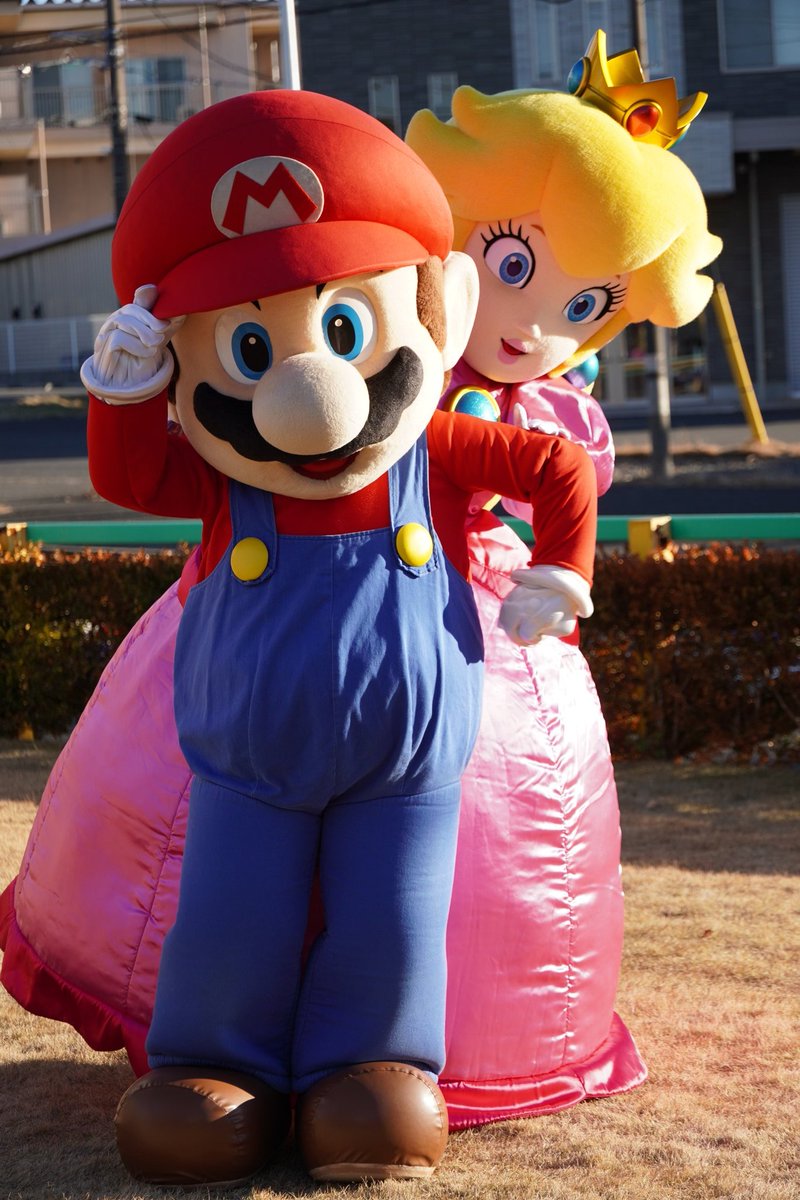 shjm5309's tweet photo. ベストカップル間違いなし💑
ず〜っと、手をつなぎっぱなし…羨ましい🥰
#スーパーマリオ
#ピーチ姫 https://t.co/QoieFVCGM5