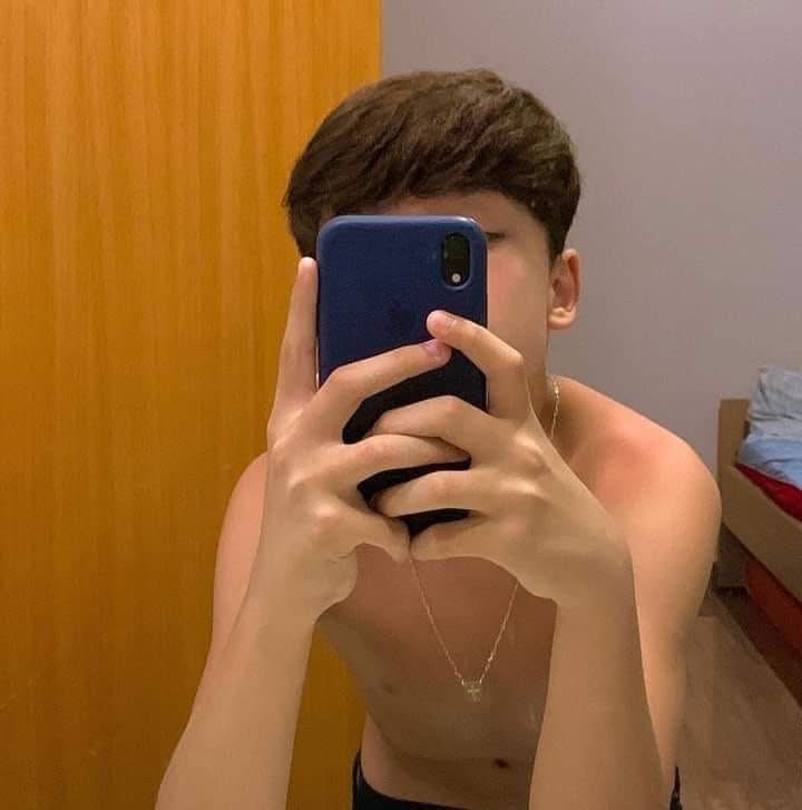 Small boy🇰🇭🇰🇷 tweet media