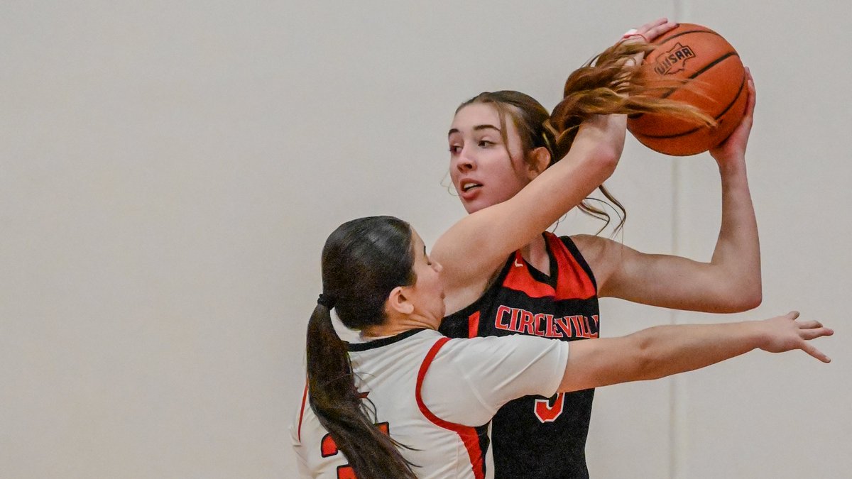 Southern Ohio Sports Authority (@sosaohio) on Twitter photo Take a look at 📸 (via Presley Manson) from <a href="/CvilleTigersBB/">Circleville Lady Tigers Basketball</a> and <a href="/loganelmschools/">Logan Elm Schools</a>' matchup in MSL action on Friday.
FULL GALLERY: sosportsauthority.smugmug.com/GIRLS-HOOPS/Wi… Take a look at 📸 (via Presley Manson) from <a href="/CvilleTigersBB/">Circleville Lady Tigers Basketball</a> and <a href="/loganelmschools/">Logan Elm Schools</a>' matchup in MSL action on Friday.
FULL GALLERY: sosportsauthority.smugmug.com/GIRLS-HOOPS/Wi…