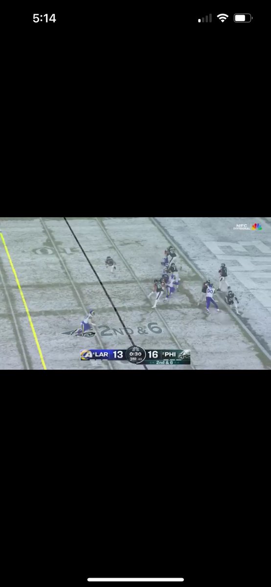 GVLB44's tweet photo. Dallas is WIDE open over the middle. Get rid of the ball. This has always been his problem and he still hasn’t fixed it since entering the league. https://t.co/uRn0abiVpZ