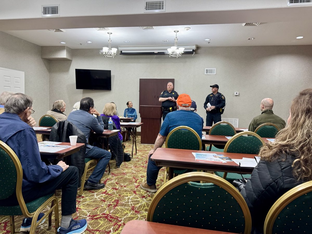 AdrianGarciaHTX's tweet photo. Excited to join the #ThornhillCivicImprovementDistrict for their annual meeting. While #Precinct2 continue our preparations for the incoming weather. The updates are going in the wrong direction so please make a plan to stay warm/safe and home, roads may be covered with ice/snow. https://t.co/FjH86mYPv6