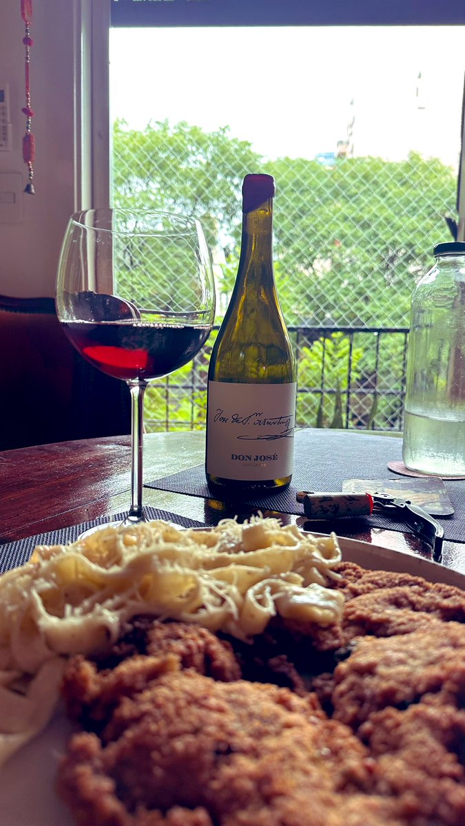 Maqi_g's tweet photo. Domingo, este clima y en casa es todo lo que está bien 💘🍷

 @traigan_copas @homerolandia https://t.co/fKddnQyzaU