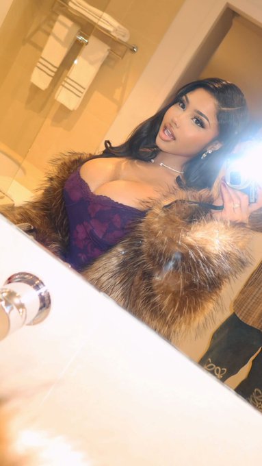 Watch 💕's leaked NSFW photo on TwXstars