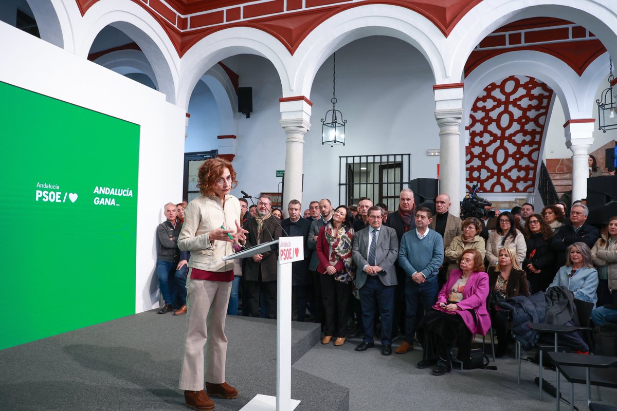 pacoreyesm's tweet photo. Esta mañana hemos acompañado a @mjmonteroc en su primera rueda de prensa como S. General del @psoedeandalucia 
Una gran mujer, comprometida y trabajadora, que como siempre lo ha hecho, lo dará todo por Andalucía. https://t.co/wUjILtUtnZ