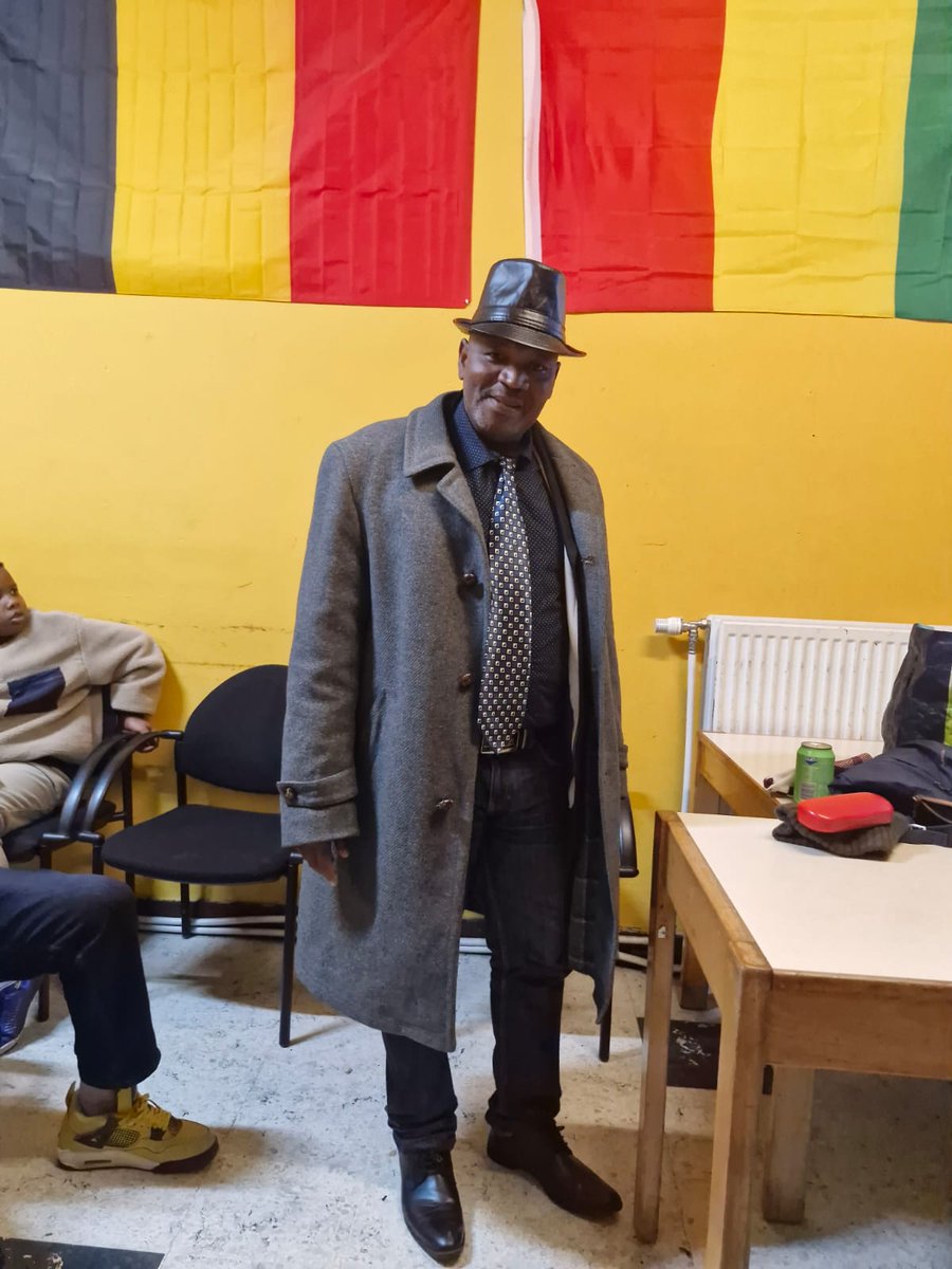 À chaque fois on nous invente de mots après refondation maintenant c'est Simandou 2040 mais qu'ils sachent que nous ne sommes pas dupes ni aussi naïve on ne peut pas tromper tout un peuple tout le temps