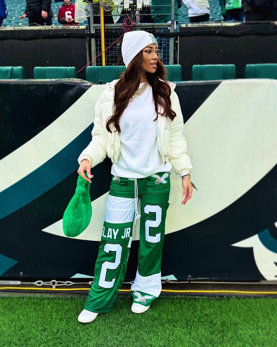 Jennifer Slay💚 tweet media