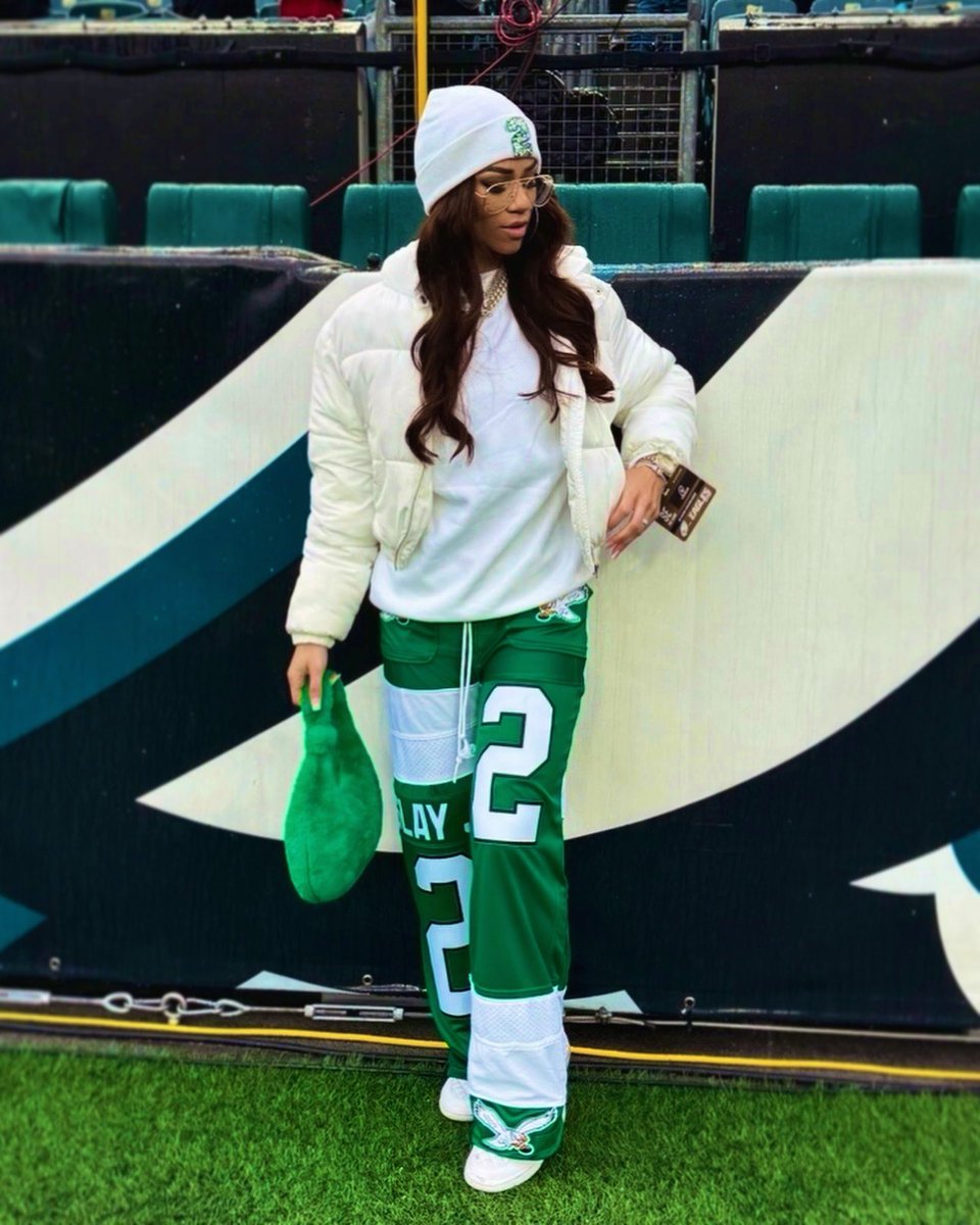 Jennifer Slay💚 tweet media