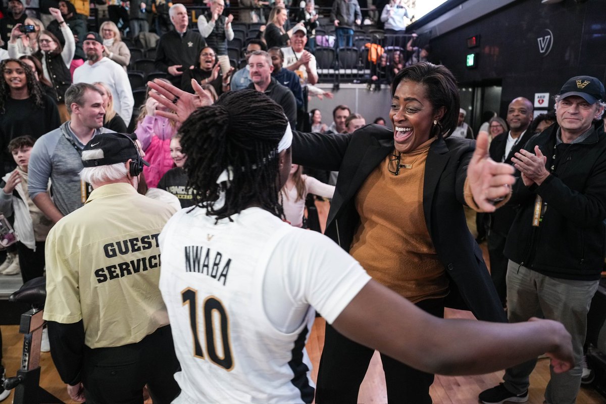 VandyWBB's tweet photo. To the Dores that came before us,

Win number 900 was for you 💛🖤

#AnchorDown https://t.co/cfQ37YO5SS