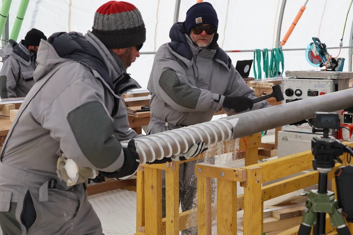 antarctica.gov.au (@ausantarctic) on Twitter photo 👏Australian Antarctic ice core scientists have drilled the first 100 m of ice containing 2400 years of climate history, in their quest for ice up to 2 million years old and the most detailed continuous record of Earth’s climate. More 👉
antarctica.gov.au/news/2025/aust…
📷J. McLeod 👏Australian Antarctic ice core scientists have drilled the first 100 m of ice containing 2400 years of climate history, in their quest for ice up to 2 million years old and the most detailed continuous record of Earth’s climate. More 👉
antarctica.gov.au/news/2025/aust…
📷J. McLeod