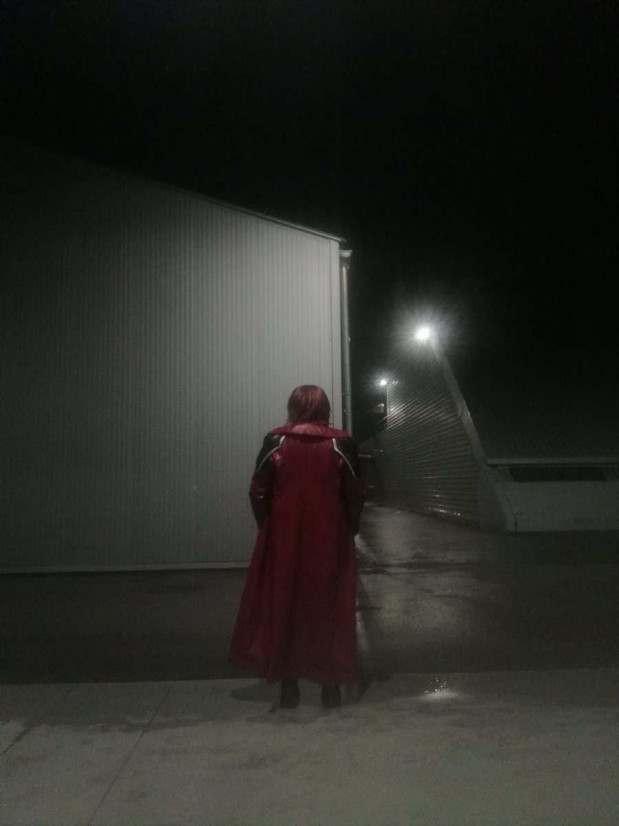 elenatwdabi's tweet photo. sorry I'm late, I was defending Gotham 
#Genesis #FinalFantasy https://t.co/tAlLUzTFG7