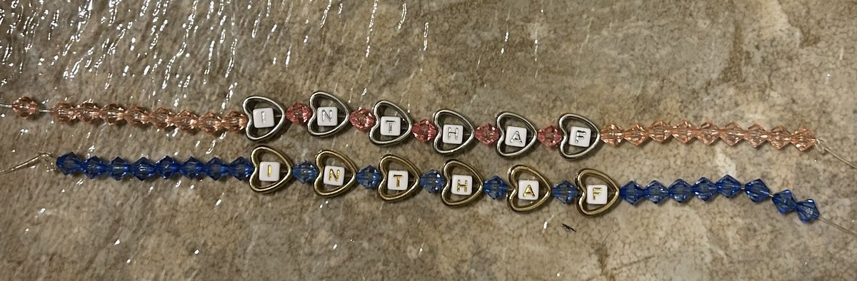 Hiiiii!!! Im molls and I love making Taylor Swift inspired friendship bracelets! I took a break but im baaaaacccckkkkk!!! 
Here are just a few of my faves I had made before my break!
I hope to have an Etsy coming soon but for now you can DM here or insta for orders 
Thank you🫶🏼🫶🏼