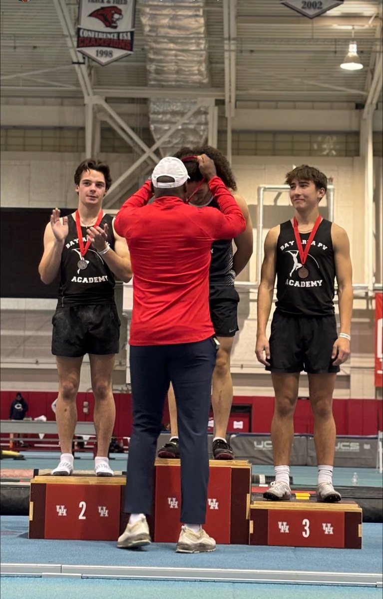 Overjoyed with the way this team pulled together and competed this weekend. We open up our regular season on February 7th at Pearland High School. #finsupcreek 🦈🩵

**Pictured (Jaden Small 200m/Daijah Miller triple jump/Alonzo Abara pole vault)