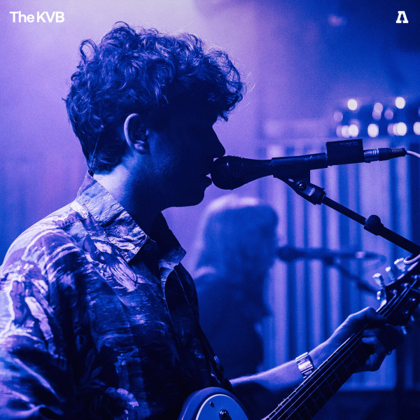 Le Live de la semaine – En pleine promotion de son album The Unity, The KVB enregistrait le 26 Septembre 2022 à Chicago, une session Live...romu.rocks/2025/01/le-liv…