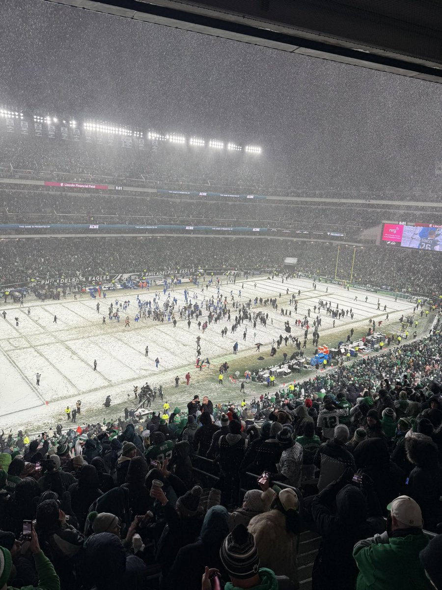 Green Light with Chris Long tweet media