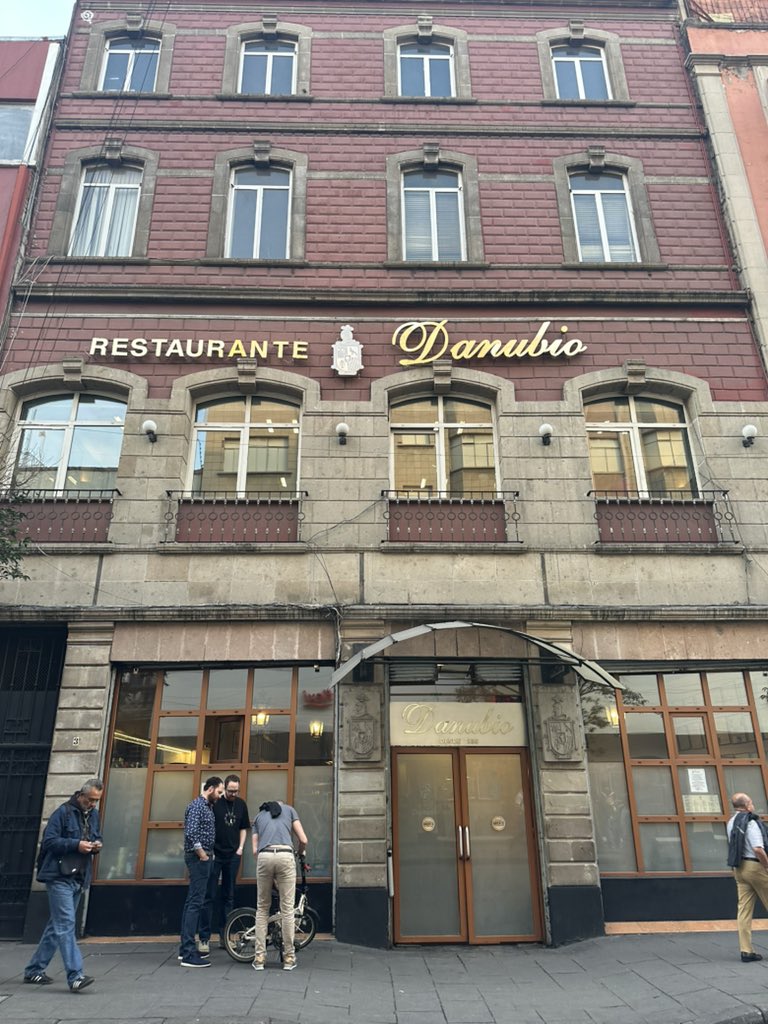 OscarBlancoCdmx's tweet photo. #EraOtroMexico Para el antojo, el tradicional Restaurante “Danubio” @edanubio especializado en pescados y mariscos ubicado en Uruguay 3, Centro Histórico #CDMX 🇲🇽🕷 https://t.co/xxXL9OCA3K