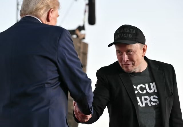 CaraMia200's tweet photo. #TechBarons & accretion of their already considerable powers over global communities,now overwhelmingly hold political narrative. They’ll continue to fawn over a criminal who grifted path to presidency.They stifle rival & dissenting voices & target groups w/ terrifying precision. https://t.co/4fA1XQPNQp