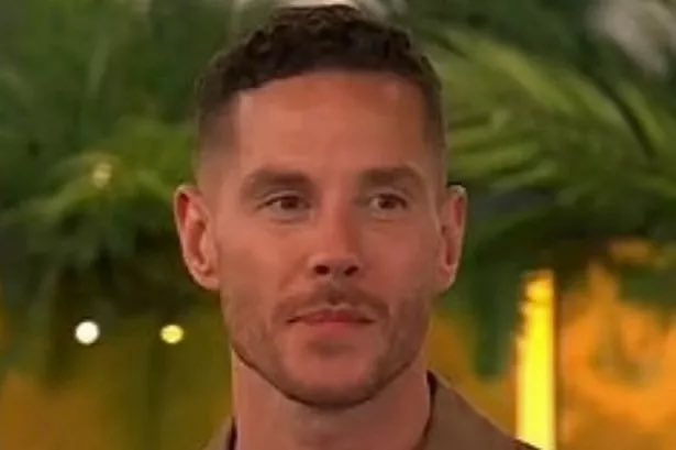 Love__Islander's tweet photo. What do women see in Roland Rat? 

Ratty, thick… he’s the ick! 

#LoveIsland #LoveIslandAllStars2025 
#loveislandallstars https://t.co/qifnt4D1f6