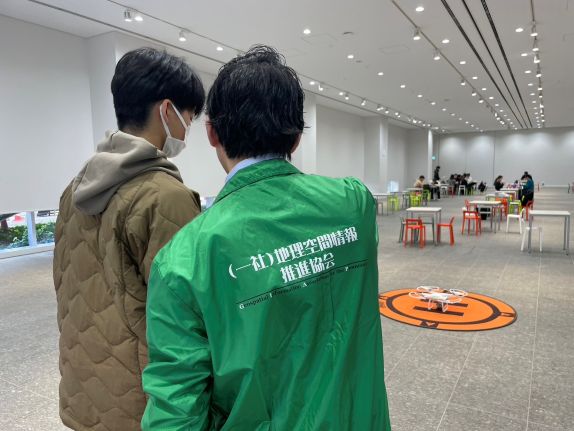 NSCiconstructi1's tweet photo. 新星コンサルタントの操縦士はGIAP主催の操縦練習会に参加し、技術を磨いています。
お問合せ・ご質問等は弊社HPをご覧下さい。
https://t.co/7S8hWJKm8O
#操縦練習会
#操縦士
#技術力向上
#UAV
#GIAP
#新星コンサルタント
#調査部
#ict
#ictアドバイザー https://t.co/oPPMqT8xhG